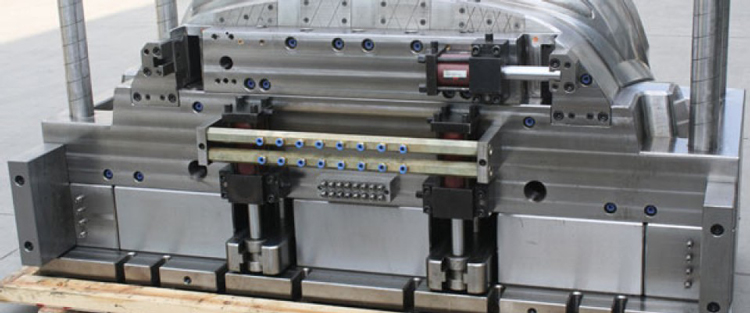 保險(xiǎn)杠模具